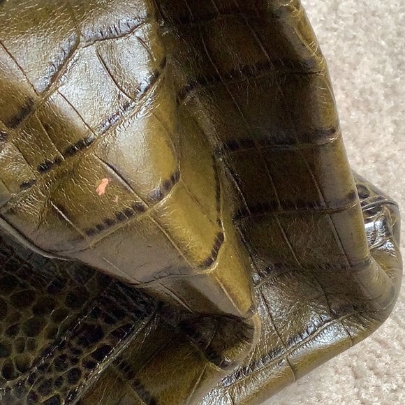 Ann Taylor Genuine Leather, croc embossed, green handbag. - Picture 8 of 10